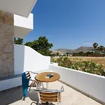 Anna Paros