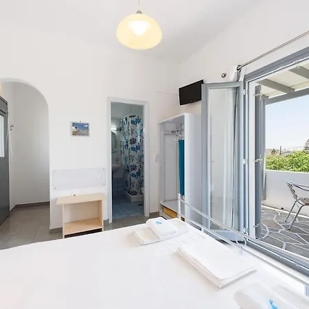 Anna Studios * Naousa (Paros)