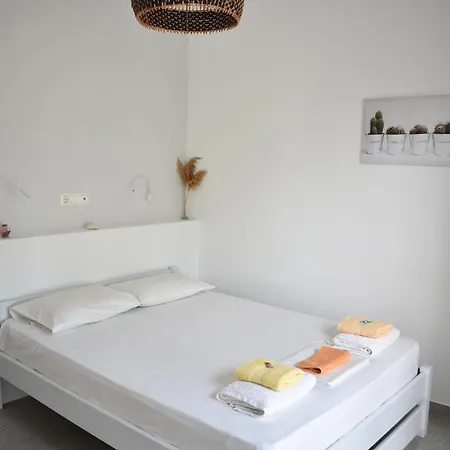 Anna Studios Naousa (Paros)